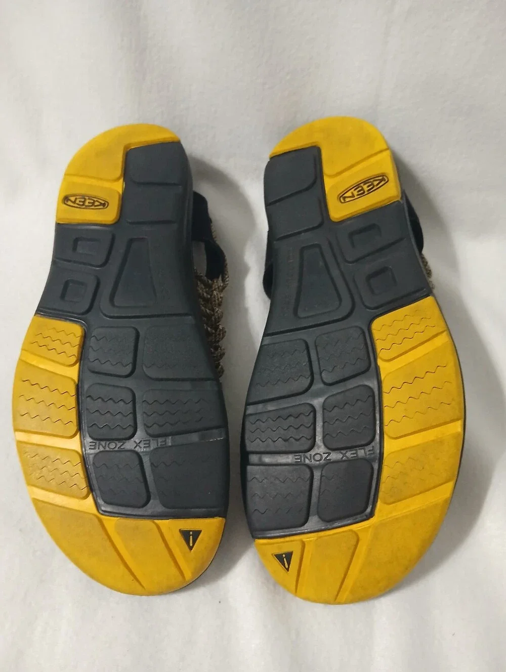 Keen Men's Black and Tan Woven Rope Sandals Size 12.